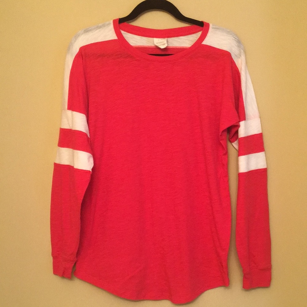 PINK Victoria’s Secret Long Sleeve Tee Size Small